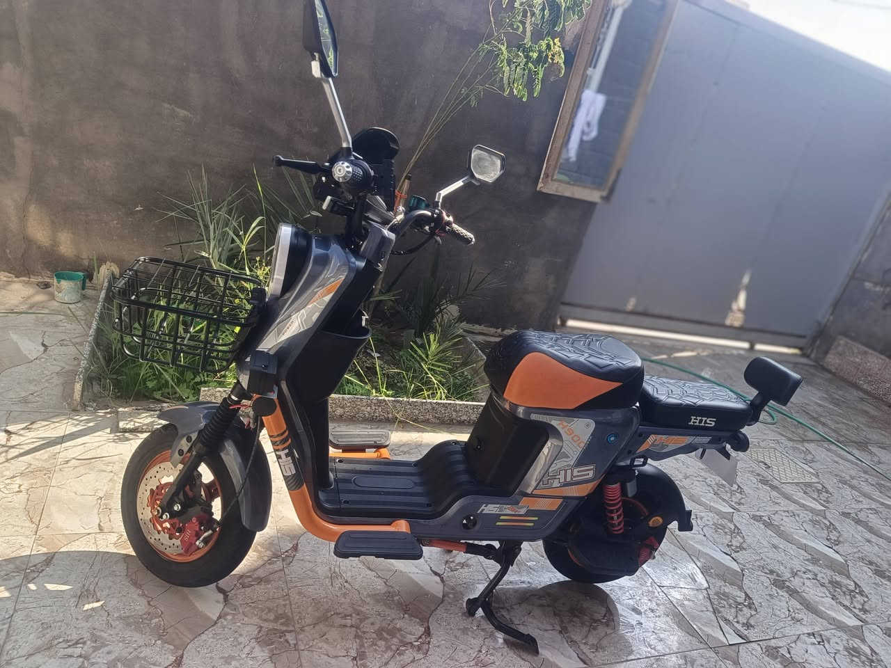 سلام عليكم ورحمة الله دراجة شحن 2025 بطاريات ما مستخدمة هواي استعمال كلش قليل دراجة حلوة ونظيفة 
دراجة مابيها اي نقص 
كلشي بيها شغال 
تايرات چوبلس 
مكاني ذي قار سوق الشيوخ الشموع 
السعر 575 وبيها مجال قليل 
للاستفسار الرقم ادناه 
***********
