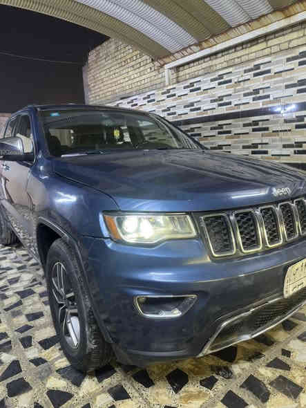 جيب 2020لمتدد فول مواصفات  حادث جاملغ او بنيد او صار بيها حزام جمالية او اثر شخوط بصيطة 
1 فتحة سقف
2 صندوق كهرباء
3 لايت زنون 
4 تشغيل عن بعد 
5 رادار خلفي 
6 رادار جانبي(نقط عمياء)
7 كشنات تدفئة 
8 كشنات كهرباء 
9 كشنات خزن ميموري 
10 تبريد ثلج ❄️ 
سيارة خير من الله او بلعافية على الياهذها 
السعر 175 اوبيها مجال***********
