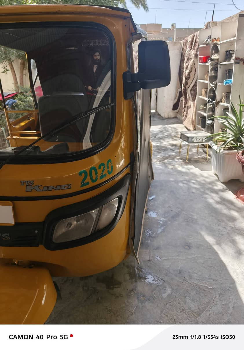 من رخصت المدير المحترم تي في اس شركه بلاديه ٢٠ محدثه ٢١ اوراق من الشركه مباشر تحويل بلاديه مكينه تخبل 
السعر ٤٦٠٠ مكان بابل الحمزه الغربي ***********
