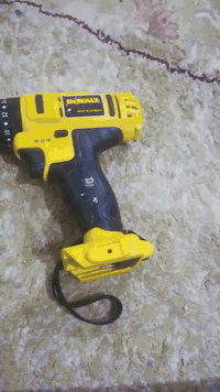 سلام عليكم( سعر 20وبي مجال 15)درين أمريكي اصلي ناقصه بطاريه كل شغال بس بطاريه 🔋 بي سرعتين يحتوي عله مصباحLHD مكاني الرمادي الصوفيه رقمي بي واتساب ***********
