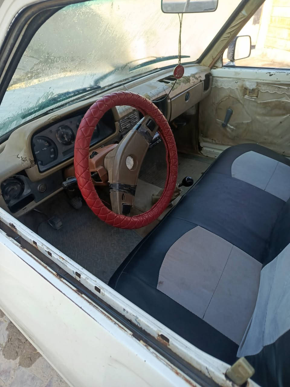 السلام عليكم سياره تويوتا 80 للبيع شرط تحويل أو وكالة رقم أصفر صلاح الدين السعر ٢٢$ ورقة بيها مجال الاتصال ***********
