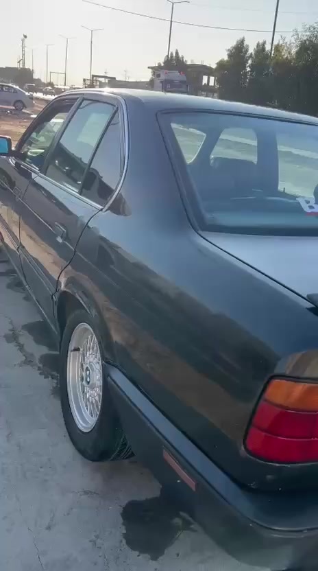 بيئم ٥٣٥ موديل ١٩٩٢ مفتوح رقم بغداد بسمي مصبوغه عام كير محرك خير من الله صدر امامي تعبان شويه السعر ٥٤$بيها مجال مكاني الفلوجه اتصل بيك خير ادلل *********** بيه واتساب
