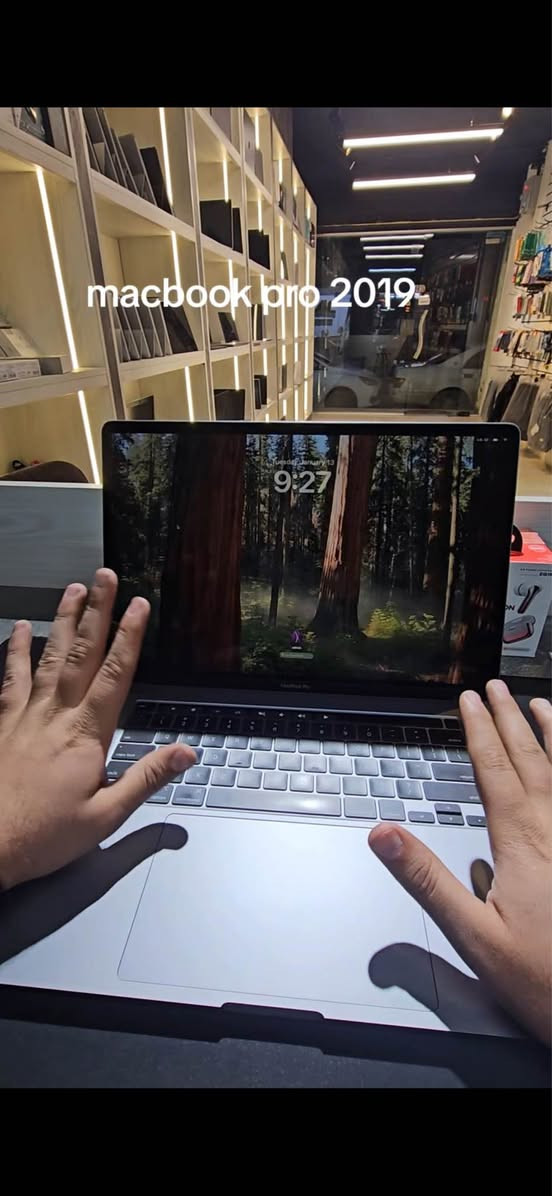 � عرض ما يتعوّض – ماك بوك برو 🔥
💻 MacBook Pro
⚡ Core i7 – الجيل التاسع
🧠 RAM 16GB
💾 SSD 512GB
🎮 كارت شاشة خارجي 4GB
مشحون ٥٤ مرة فقط 

أداء قوي للشغل، التصميم، المونتاج والبرمجة 🚀
💥 عرض خاص من مكتب تكنو ماستر

📍 الموصل – المجموعة الثقافية
📍 شارع الحاسبات – فرع سوفت وير

📞 تواصلوا ويانا بأسرع وقت:
☎️ ***********
☎️ ***********
☎️ ***********

🔥 عروض بلا نهاية
📦 الكمية محدودة – لا تضيع الفرصة!

#تكنو_ماستر #ماك_بوك_برو #عروض_الموصل #لابتوبات #MacBook #عرض_خاص #شارع_الحاسبات بغداد, العراق
