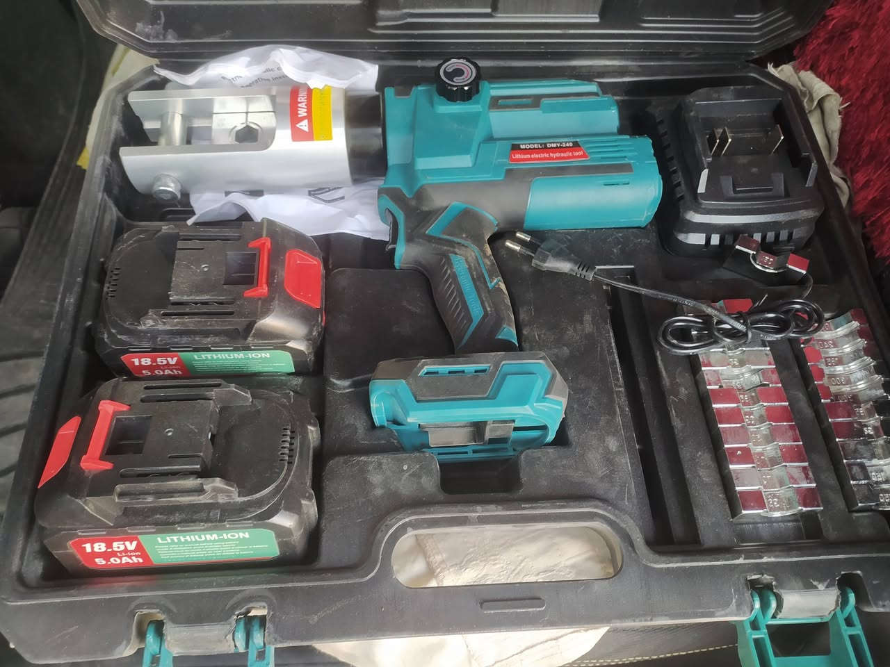 كابسة ترامل من ١٦ الى ٣٠٠ استعمال جدا قليل السعر ٢٥٠ تواصل عبر الصفحه او ***********
