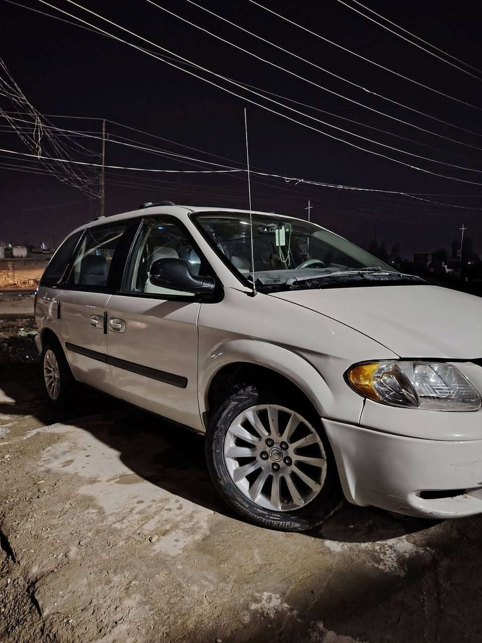 سلام عليكم
دوج كرفان بتره موديل 2007 محرك 3300  تخم تاير مصبوغه احزام التبريد جان يشتغل وگف رقم بغداد تحويل ثاني يوم سنويه لحد 2026  سياره حلوه ونضيفه مامتعوبه السعر 80 ورقه وقابل للتفاوض العنوان ديالئ بعقوبه رقم *********** أخوان بدون زحمه الموشراي لا يعلق ولا يكسر بحلال الناس وحياكم الله....
