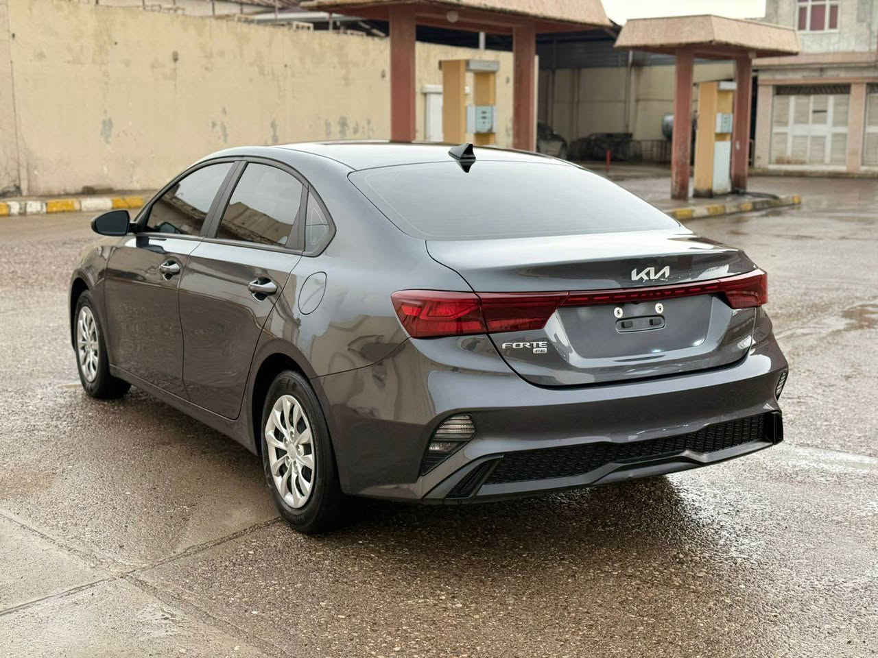 سلام عليكم ورحمة الله وبركاته 
KIA FORTE 2024 LX
جملغ و باب و ربع بنيد صبغ  
بدون دواخل و شاصي 
ايرباك ستيرن سستم شركة 
محرك 2.0L(4V)
موصفات LX
شاشة 
كاميرا رواية خلفية 
تحكم ستيرن 
تحديد سرعة 
رادار خلفي 
رادار امامي
سعر 130 $ و مجال 
*********** واتساب موجود أربيل, العراق
