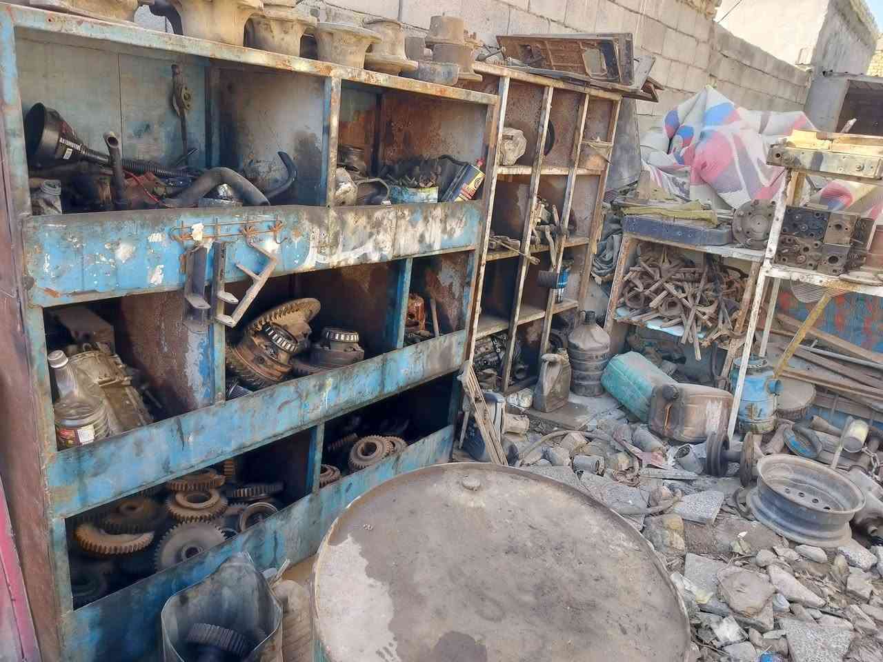 السلام عليكم غراض تفصيخ عنتر للبيع العنوان ميسان العماره حي العسكري الاتصال على الرقم ***********
