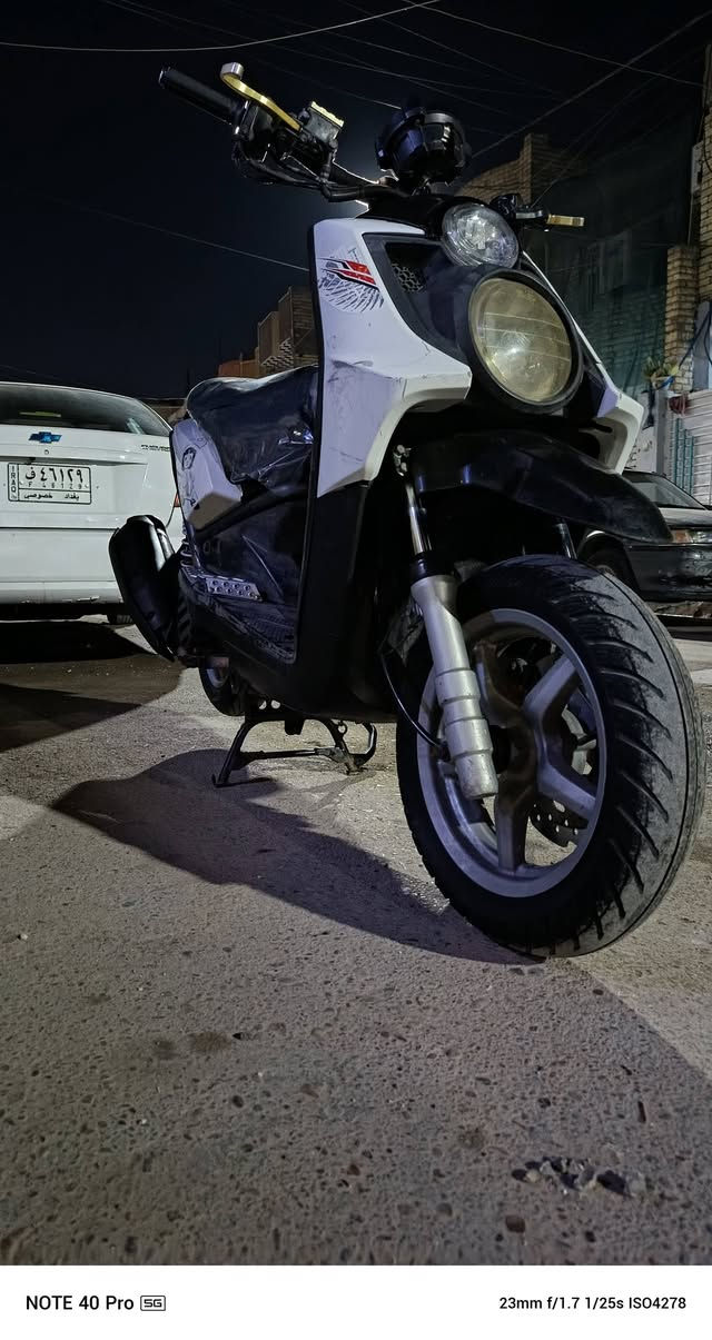 سكنس جبلي مديل 15
كل نقص ما بيه مثل ما موضح بل صوره خدم واحد ويه مكينه 
اوراق منفيس مكاتبه 
كلشي بيه شغال
نازله عله ايدي دراجه رمبه صار سنه 
قفل جنطه
قفل ستيرن
قفل جوزه
دبلات شغاله 
تايرات جديده
دهن جديد
عارضه مليون بيه مجال قليل
متواجد كل وقت ***********مكاني بغداد شعب
