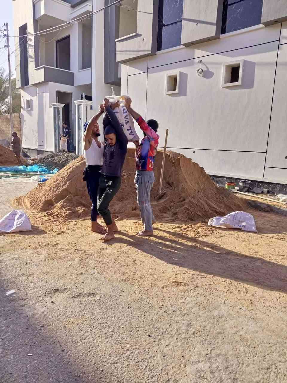 *********** شباب هذا رقمي اللي عنده شغل يجيني واتساب تنظيف تصعيد تفليش كل شيء يشتغل والاسعار مناسبه@
