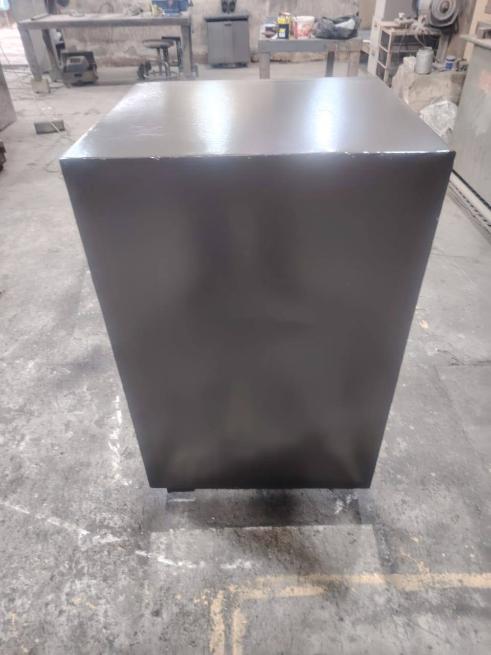 قاصه
القياسات
الارتفاع 100
العرض 65 سم
العمق 60سم
الوزن 500 كيلو
رقم الهاتف
***********
