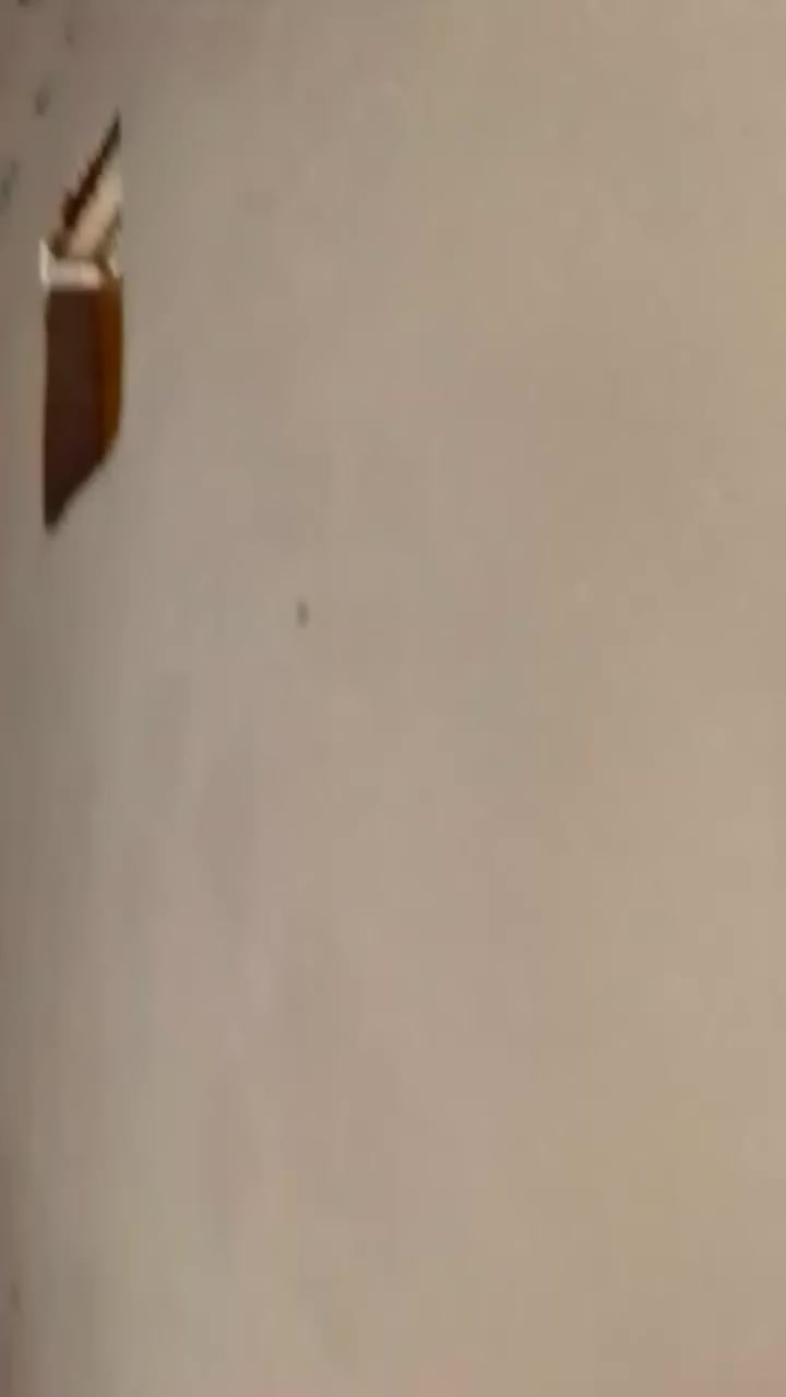 بيت تجاوز التظحيه شارع العياده اخراستداره عليسر غرفه وصاله استقبال مطبخ وصحيات مساحته ١٢٠متر عكاده الاستفسار علرقم ***********
