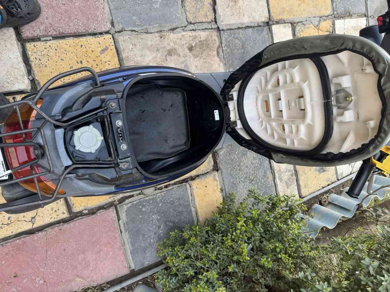 سلام عليكم للبيع ياماها 60ام السله ماشيه 9الدراجه زيرو جديده السعر مليون قفل بدون عمله شرط بلكارتون للاستفسار ***********بغداد
