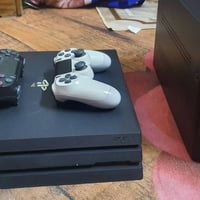 للبيع PS4 pro  مهكر نضام 11.00 مستقر وراقي  ذاكرة 1 تيرا نضيف بشكل ومد...