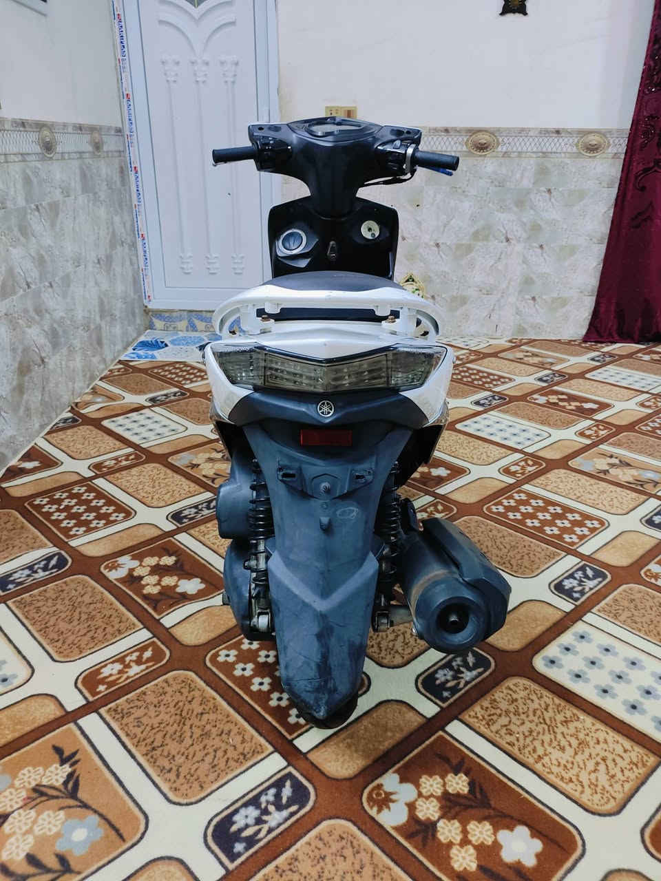 سلام عليكم
سكنس لدد❤ للبيع كوري 
كفالة عامة من كل نواحي نقص فقط تريشة
بغداد الشعلة ***********
السعر مليون او مية بي مجال للطيبين
1100 الدراجة رمبة 🔥 لا صوت لادخانة لا مفتوحة
