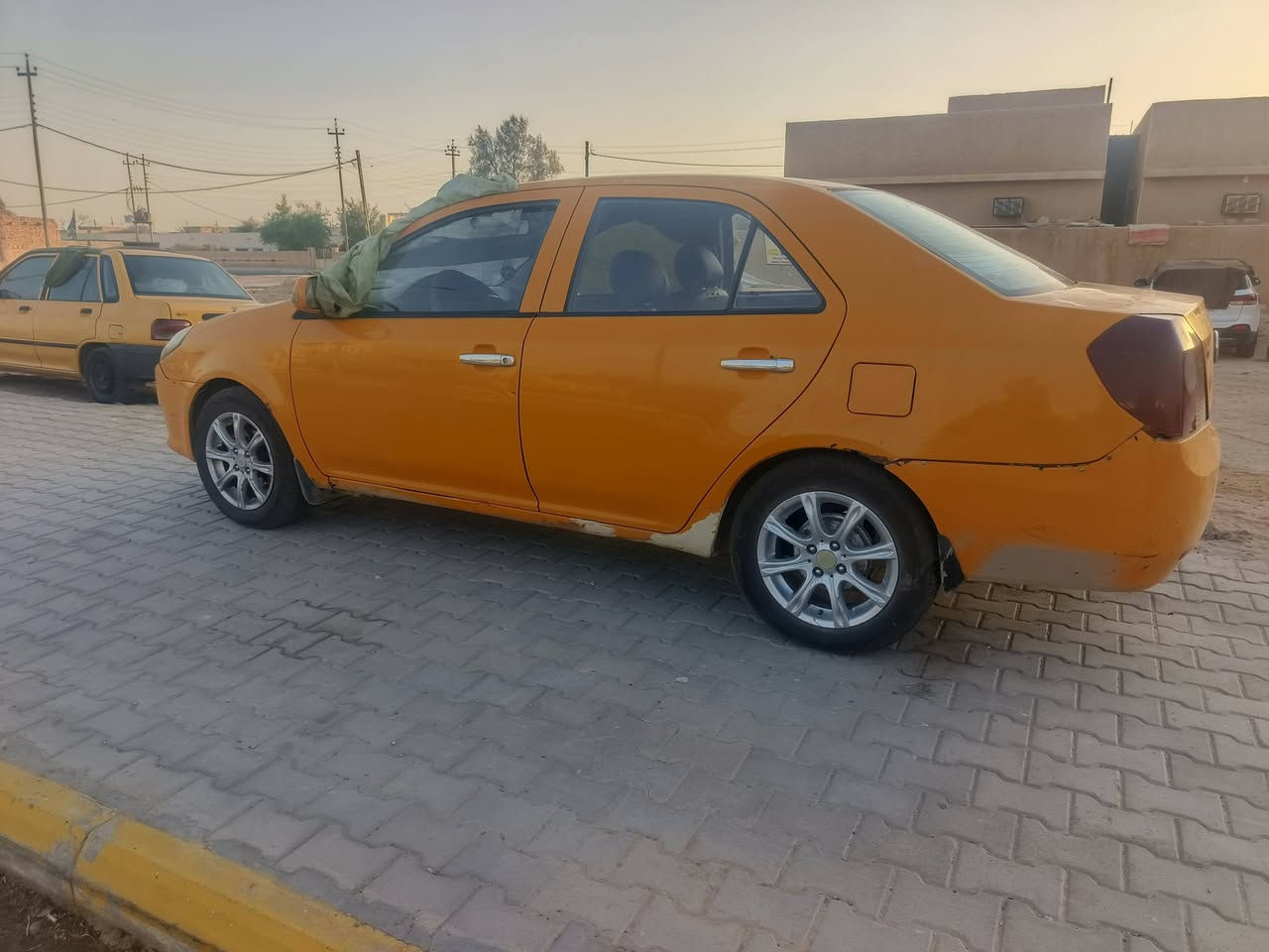 سلام عليكم جيلي مكي موديل 12مكفوله من الضرب رقم بغداد السعر٣١ وبيها مجال العنوان ديوانيه***********
