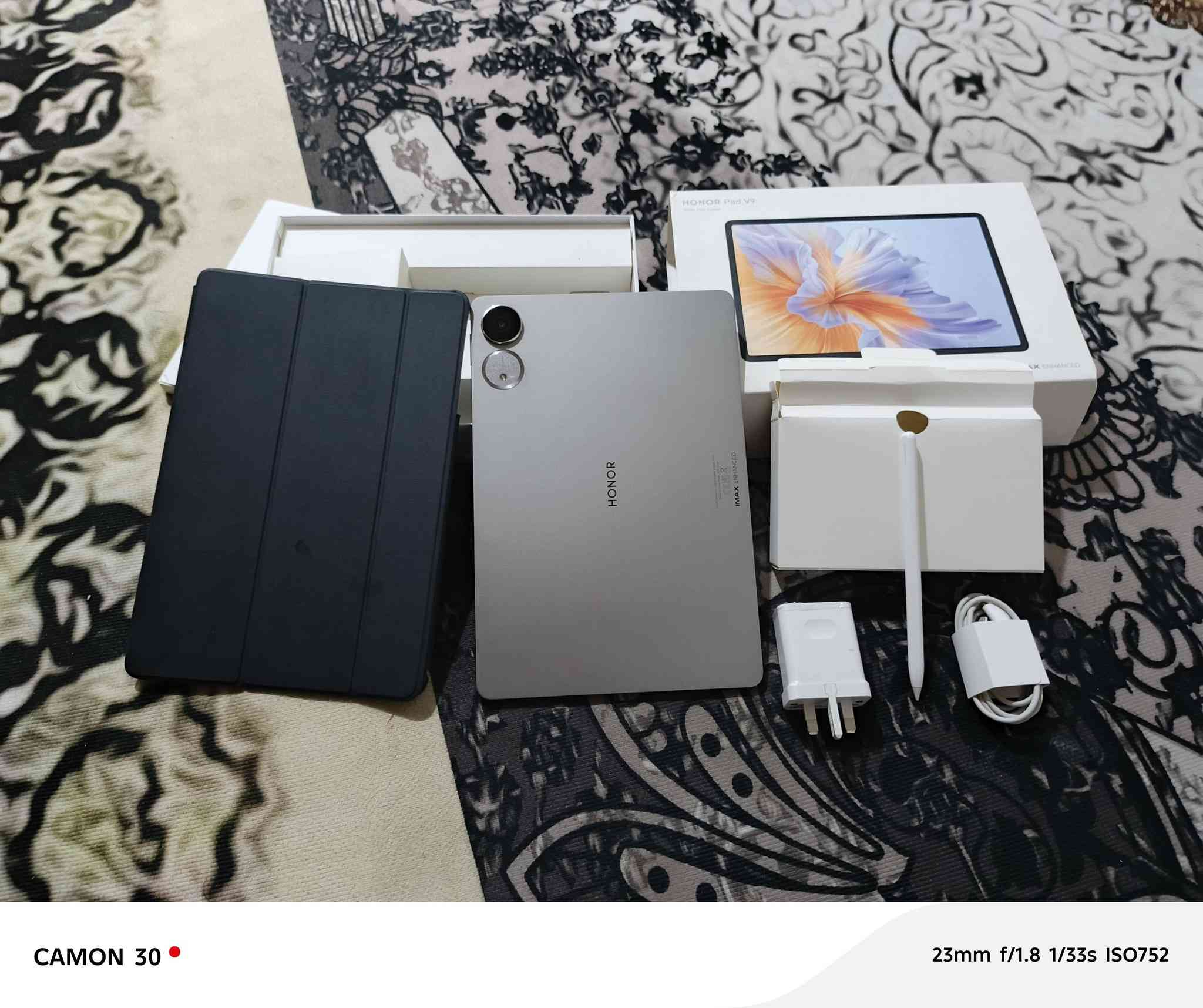 للبيع او مراوس اليباد جديد كلش مستخدم أيام قليله بل بوبجي فول مال دراسه فول *********** السعر 425 وبي مجال
