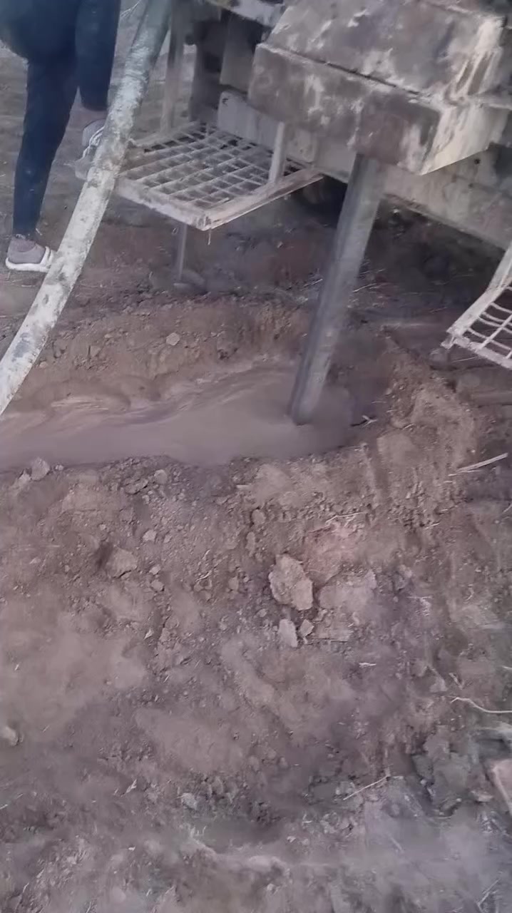 حفر الابار الرتوازيه تعبيرات الشارع وتجفيف المنهولات ***********
