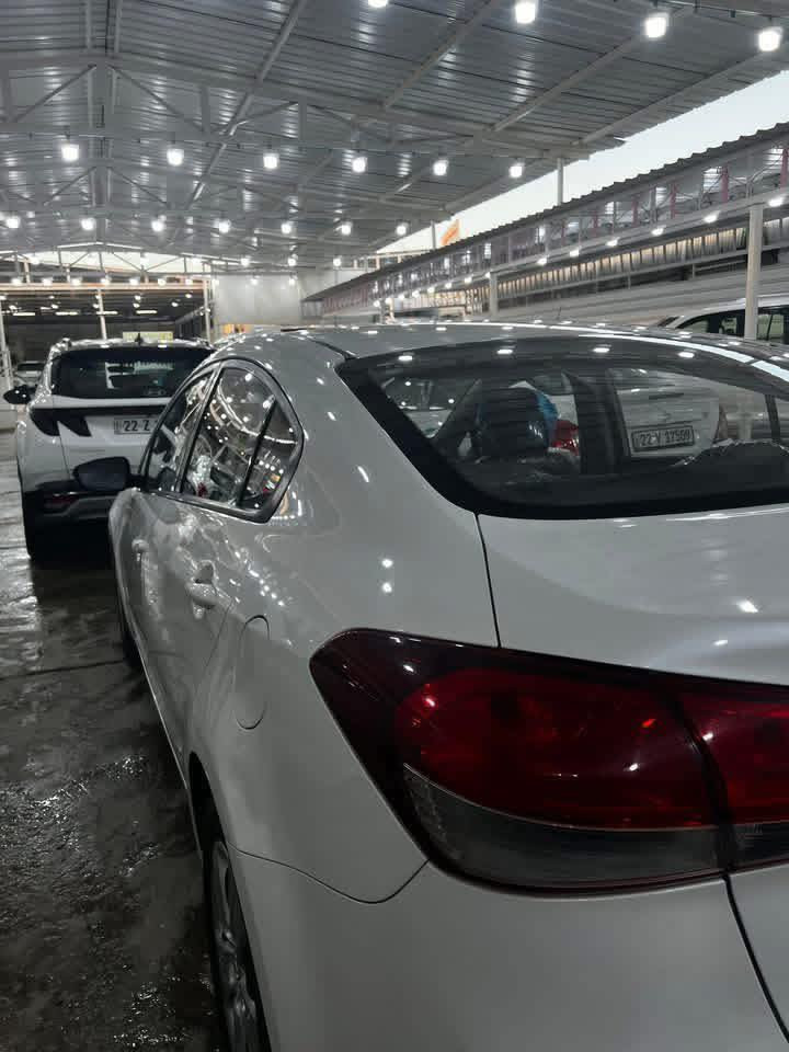 Kia Cerato 2017 – كيا سيراتو خليجي
سيارة كفالة عامة
من صبغ وتبديل
بس دحجات صغار معدودات لا تذكر
🔹 المشي
120 ألف كم حقيقي
محرك 1,6 

🔹 الميكانيك:

 • مكينة + كير حدادية
 • نظام التبريد كله جديد
 • السيارة ترايها ماشالله جميل 

🔹 المواصفات:

 • تحكم ستيرن
 • تبريد + تدفئة
 • داخلية نظيفة
 • سيارة جاهزة وما تريد شي

🔹 الحالة:

 • سيارة جديدة
 • فحص بأي مكان

🔹 التسجيل:

 • رقم أربيل ألماني
 • باسم شركة
 • تحويل أو وكالة حسب رغبتك

💰 السعر: 136
(بيها مجال للطيبين)

📍 المكان: النجف الأشرف
لاتصال واستفسار : ***********
