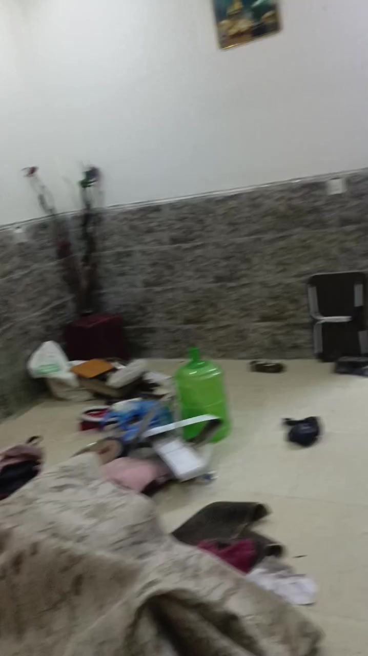 شقه طابق ثاني بناء حديث للايجار العنوان الشعب حي سومر تحتوي على غرفتين نوم واستقبال ومطبخ وصحيات تصلح سكن #شبابي #بشروط 
السعر 400 أي استفسار وتساب مكتب ابو مجتبى الكعبي للعقار 
***********
