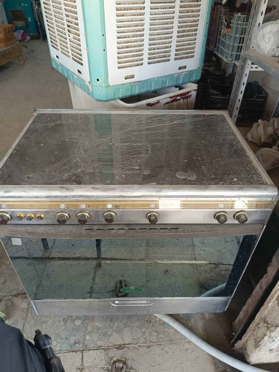 طباخ كريازي نظافته /90/ ب100/شغال شرط الفحص السعر /250/بي مجال بسيط حك الجيه ***********/ *********** العنوان نجف شارع المطار القديم
