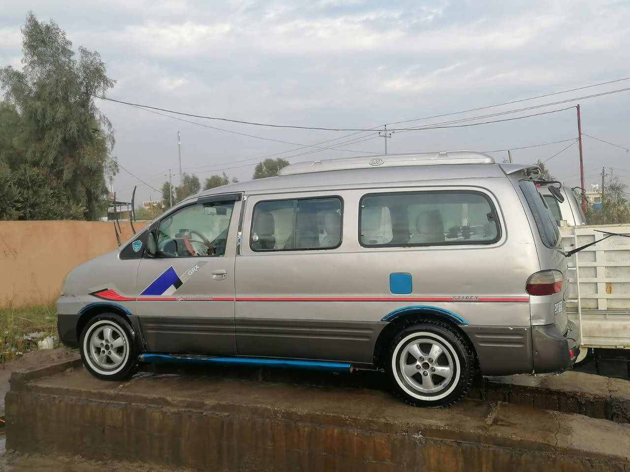 السلام عليكم 2007 للبيع مكان ديالى مكلف بالنشر السعر 74 وبيها مجال شواصي  اماميهه معمره كير مكينه جدد تخم تاير صدر جديد  مصبوغة جماليه  ***********
