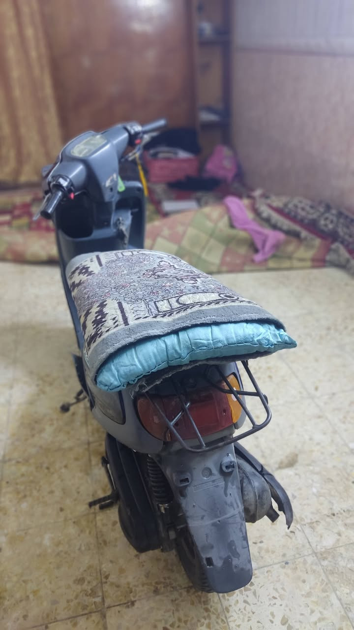 دراجه منغولي موديل٢٠٠٧ 
لا مجفته مكينه نضيفه سلف 
هندر شغال نقص دوشمه وسله
كهربايات كامله سعر ٧٠٠ وبيه مجال(***********) 🛵
