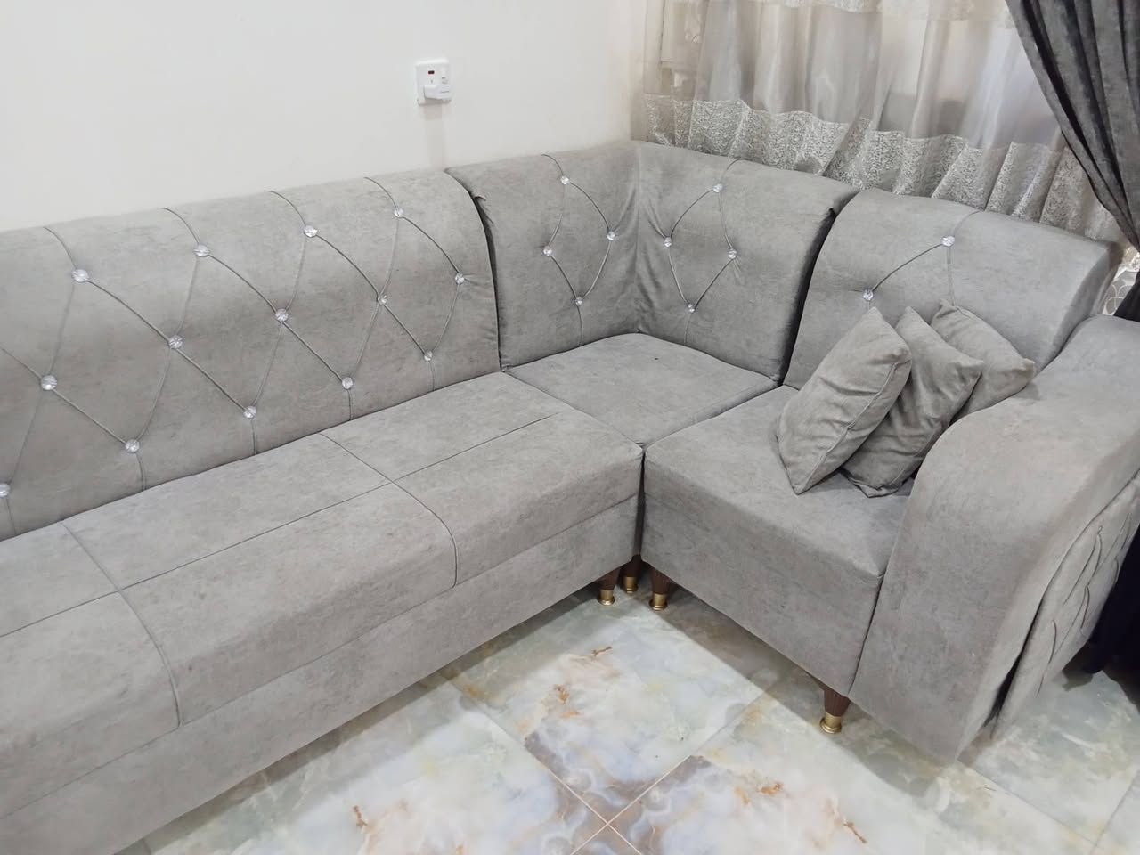 تخم ديوان عشر مقاعد ب275 ميز طعام ب55 ميز بلازمة مع رفوف ب75 بلازمة نت حجم 43 ب200 تيبل لامب ب5 جزامة ب5 طبلات ب25 طباخ ب10 كرسي طعام اطفال ب15


**إذا كنت صاحب هذا الإعلان وتريد حذفه لأي سبب، رجاءا أرسل رسالة إلى الدعم الفني**
