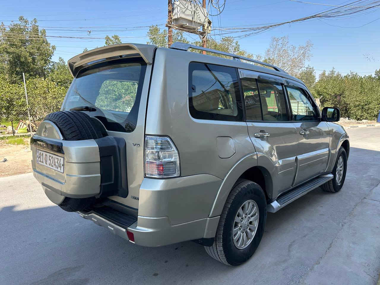 السلام عليكم سياره باجيرو موديل 2010خليجي مواصفات نص فول محرك كير صدر تبريد تخم تاير مكفولة رقم بغداد بسمي سياره جاهزه حلوه كلش العنوان بغداد الامين شارع نواب سعر 115$بيه مجال بصيط النتصال ***********
