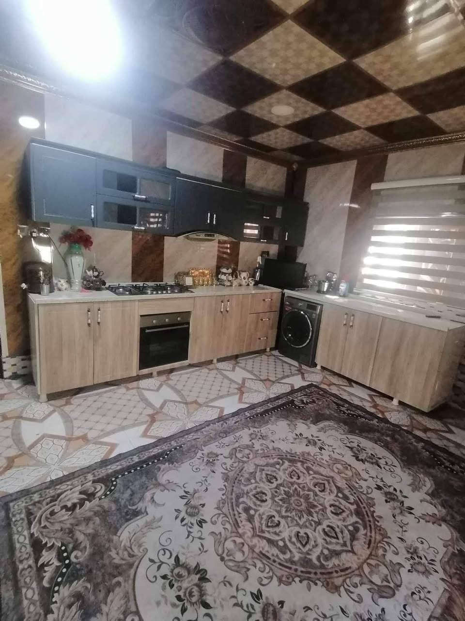 دار للبيع حي حطين طابو 25 ركن قرب قسم تربيه الحويجة البيت فول سيراميك وسقف ثانوي وتغليف جدار كل البيت مع طاقة شمسية١٢ امبير نهاري و٨ليلي مع ثلاثة سبالت گيزرين
البيت يحتوي على ربعة 8*4
استقبال 6*4
مطبخ بارد6*4
مطبخ حار 3*3
غرفتين نوم 5*4
حمام خارجي وداخلي
الطابق الثاني بيتونه وغرفه 4*5
ابواب وشبابيك فصال بلاستك جوزي
البيت جاهز وفول..
اشتنتظر بعد؟؟؟
***********
***********
وحي الله الشراية
