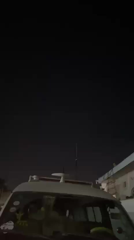 السلام عليكم سيارة اشوان بيهه بس ضربة بل جنطه تلث شبارة 2014سنوية 29هيا وغرامات مصفرة ***********
