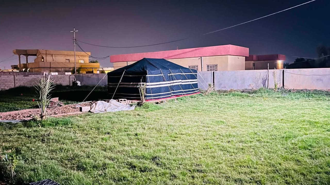 السلام عليكم
يوجد خيمه 6*4 كما موجود في الصور مستخدمه موسم واحد اخذتها 500 الف بعدها جديده قيم بعرفه واخذها
***********
