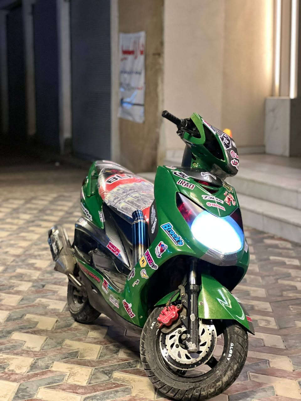 السلام عليكم شباب سكنس فحل ياباني للبيع الدراجه مكينه بلاديه وعليها صلنصنه رياضي صوتها كلش حلو مكينه ناعمه و الدراجه خير من الله  مانقصها شي المكان ديالى المقدادية حي العسكري ***********
