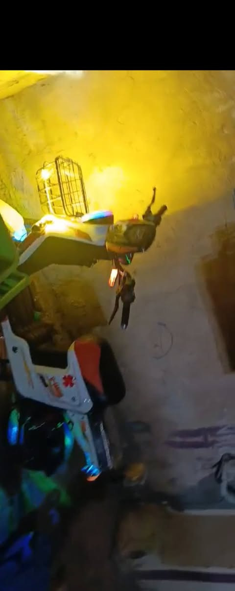 سلام عليكم
متاح السعر ٢٥٠ نقص شاحنه وبي تقطيع بسيط اول منمشي وراها يستعدل ***********

