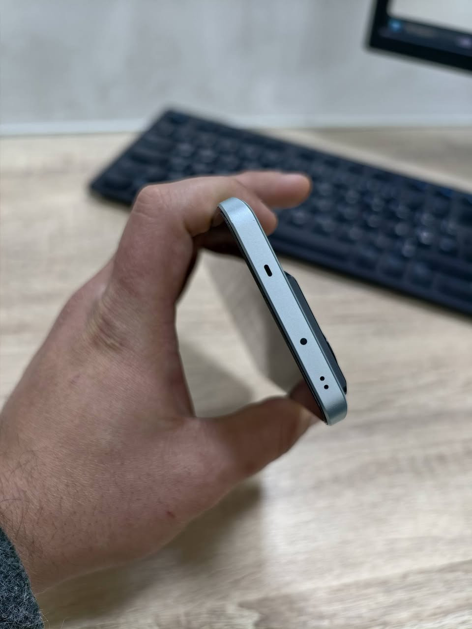 سلام عليكم
للبيع شاومي 13 تي برو 
لون مميز 
نظافة 100% 
الشاشة:6.67  - 144 هرتز - AMOLED
الذاكرة: 512/12
الكاميرا من لايكا :50 + 50 + 12 
المعالج:Mediatek Dimensity 9200 Plus بدقة 4 نانو
البطارية:5000 مللي أمبير - 120 واط
السعر 380 وبي مجال 
مكاني نجف توصيل جميع المحافظات
***********
