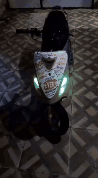 سلام عليكم (مكلف بنشر )دراجه ماكس قجمه دراجه مفتوحه مبدل ولفات فقط شلعه ومعدل خير من الله كفراته الزرك بلاديات موجودات حالين محربه ماناقصه ايشي كله شغاله بيع مستعجل  سعر ٥٥٠وبيه مجال رقم راعيه ***********
