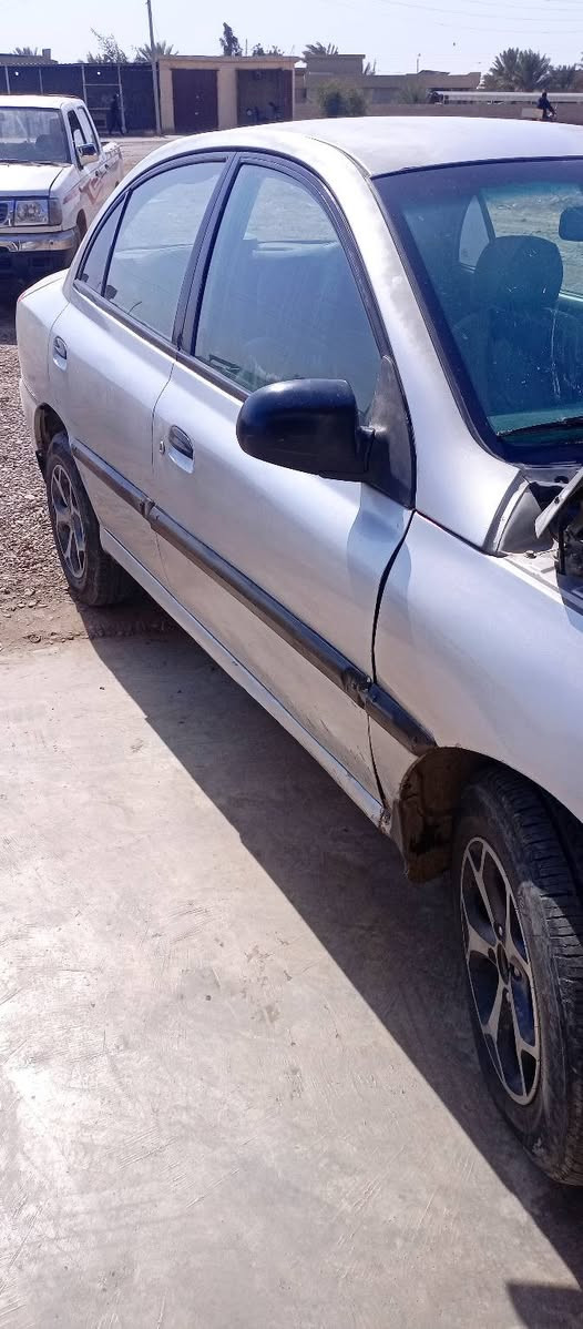 كيا ريو 2005صدر خلفي امامي  جديدتبريد شغال داخله كله جديد تايرات جديده سنترلوك شغال 
رقمه بغداد انكليزي باسمي  للبيع او مراوس حسب القناعه السعر 40 للتواصل على الرقم ***********
