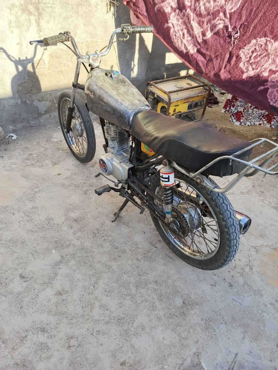 للبيع ادوات ادوات مكفولة مكان بصره كرمت علي السعر 275 وبيهه مجال قليل كلش رقم ***********
