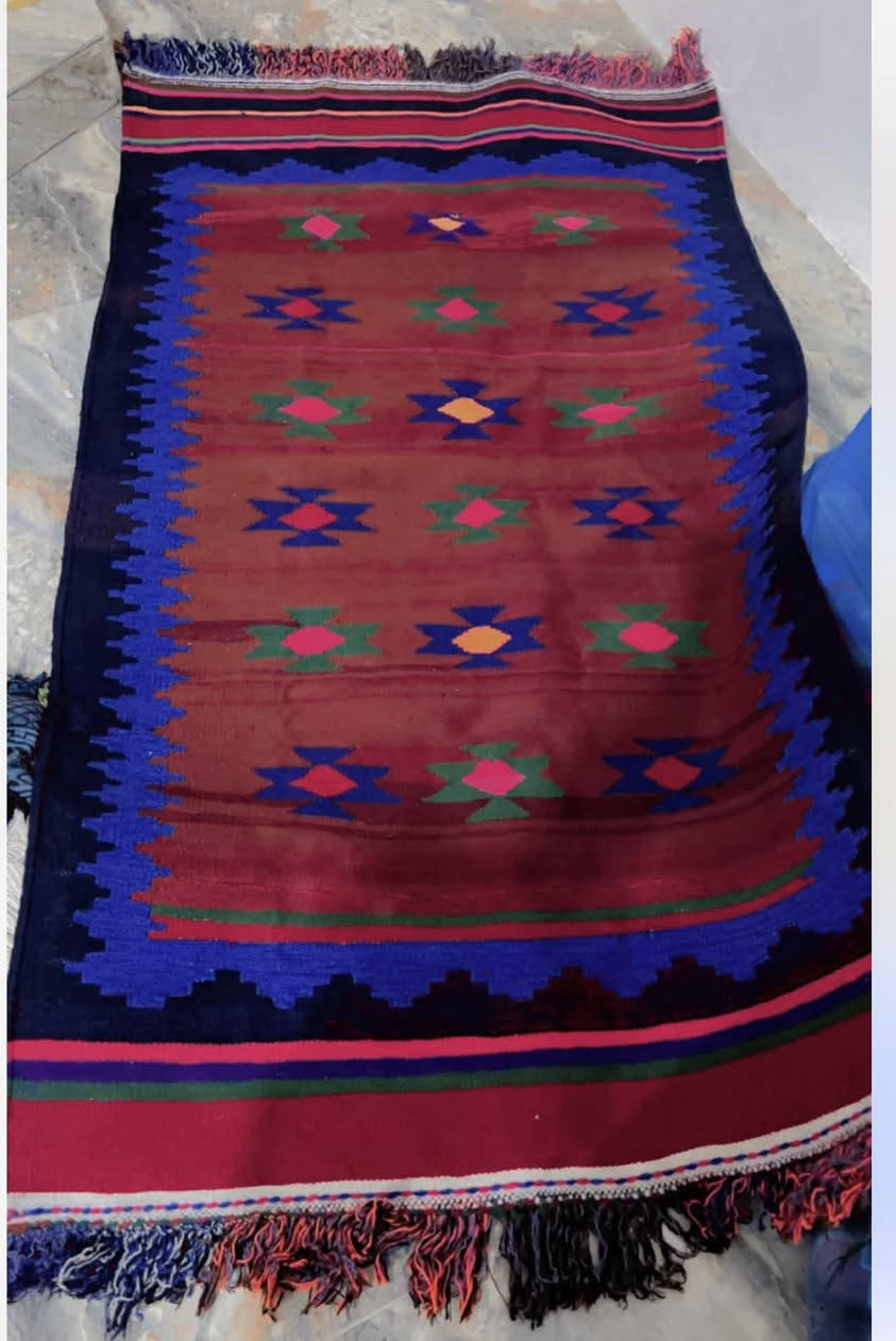 بنات جانن محجوزات  ماردت على مندوب غراض للبيع


**إذا كنت صاحب هذا الإعلان وتريد حذفه لأي سبب، رجاءا أرسل رسالة إلى الدعم الفني**