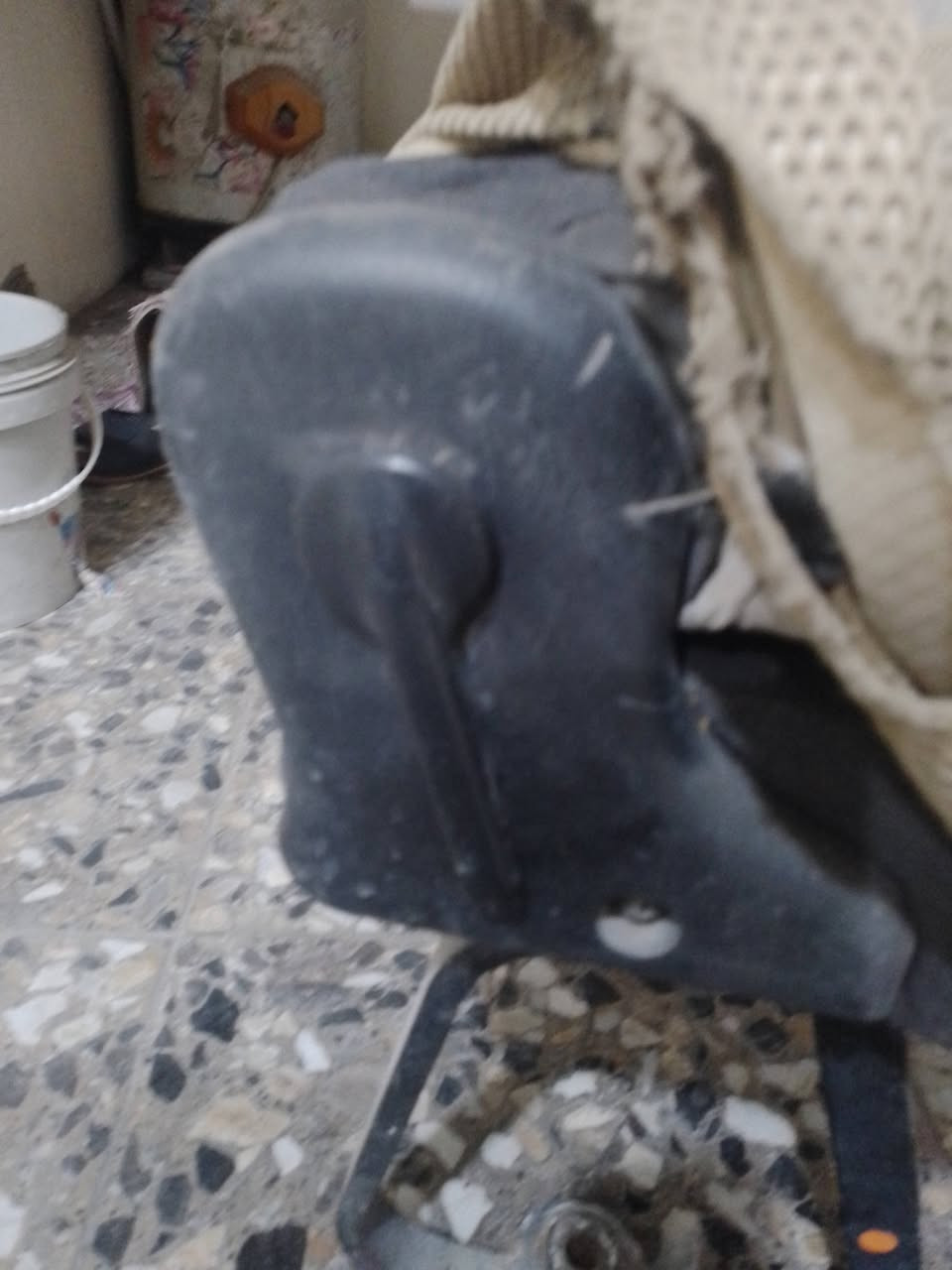 كشن نيسان عاليه ابو اليده السوده
مامدوشم بس تلبيسه ب١٣٠ مكاني بغداد حي النصر 
***********
