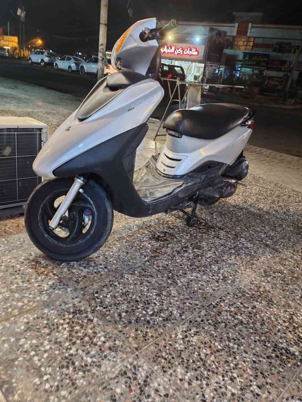 السلام عليكم دراجه بريز نظيفه الله شاهد اي خلل مابيه نكر سلف وين ما يعجبك تطلع بيهاماكينه ناعمه كريستيانو كفر شنطه شغالات كل مكان بالشعب سعرها 550 وبيها مجال قليل لشراي يتصل وتساب موجود ***********
