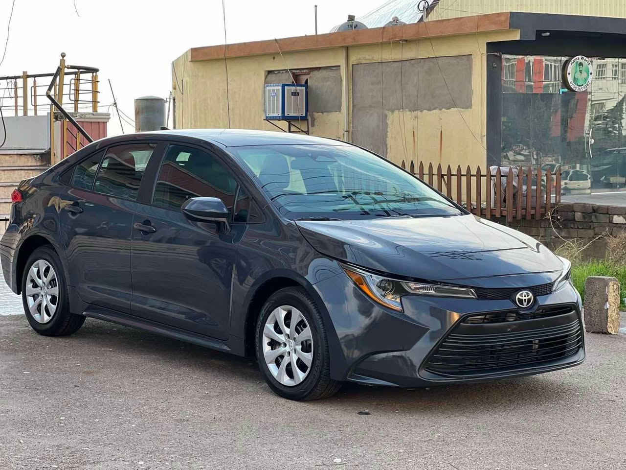 السلام عليكم 
‏2024 Toyota Corolla,
تويوتا كرولا 2024 
الضرر :  جملغ و بولند بدون دواخل 
السيارة بحالة ممتازة 
رادار حجر صالنصر كلة بلادي 💯 

مواصفات LE
بريك بصمه 
شاشة ايباد  
كاميرا  
رادارامامي 
تحكمات ستيرن ➕ تحديد سرعه 
مانع انزلاق 
نظام auto hold 
نظام Assistive talk back 
السعر  130ورقه و مجال 
وااتساب*********** اكر, نينوى

