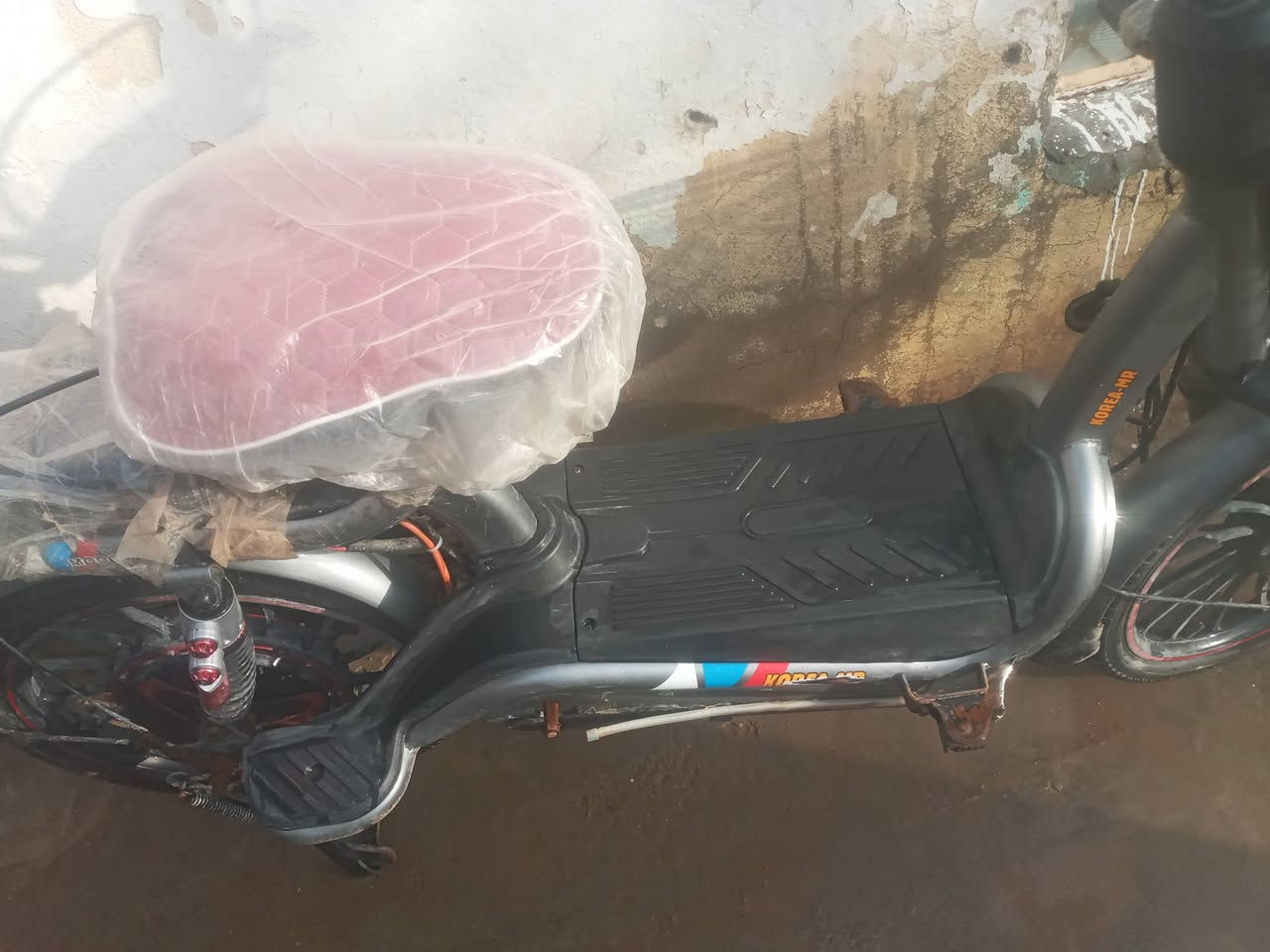 حجم 16
السعر 225
5بطاريات 
ابريك امامي وابريك خلفي شغال 
اكلوب امامي 
اسويج وبصمه تشغيل عن بعد 
يمشي 30 كيلو  بل شحنه الوحده 
شاشه 
سله اماميه 
النشران عطلانات 
التاير طوب 
اربع سرع 
السرعه 56
الكشن مغلف 
دبلات خلفيه
العنوان ديالى بعقوبه كاطون الرازي بشارع ابو رباح


**إذا كنت صاحب هذا الإعلان وتريد حذفه لأي سبب، رجاءا أرسل رسالة إلى الدعم الفني**