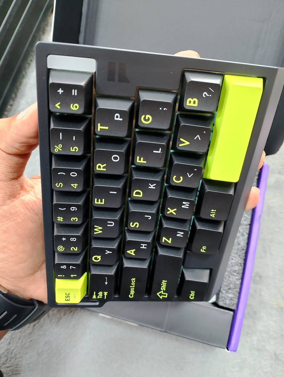 كيبورد M30HE
تتميز بمفاتيح مغناطيسية (Hall Effect) قابلة للتعديل بدقة.
تدعم تقنية التفعيل السريع (Rapid Trigger) لاستجابة فورية.
معدل استطلاع (Polling Rate) مرتفع يصل إلى 8 كيلوهرتز.
تأتي بتصميم مضغوط ومخصص للألعاب 
يوجد توصيل لجميع المحافضات 🛵 
***********
