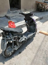 دراجة كهربائية • بطاريتين شغالة • كفرات موجودة