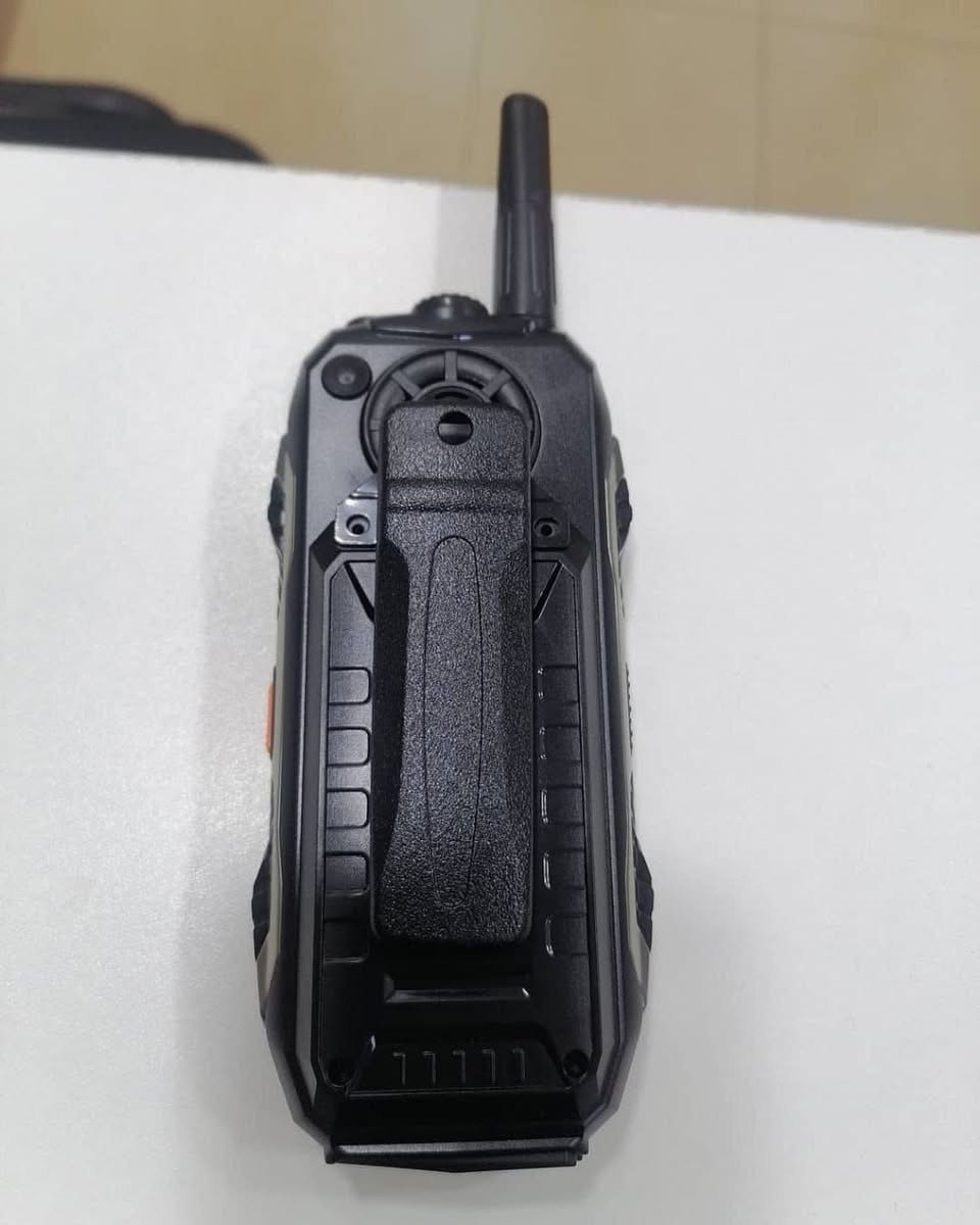 اخيرا رجع توفر جوال 4 خطوط الجبار
K19  من شركة هوبي  
🔥🔥🔥🔥

جوال المهام الصعبة – Hope K19 🔥
💸 سعر مذهل وإمكانيات جبّارة! 💪
⚡ بطارية خارقة بسعة 22000 مللي أمبير تدوم لفترة طويلة جدًا وتعمل كـ باور بنك لشحن أجهزتك الأخرى.
🔦 كشاف طوارئ قوي جدًا لإضاءة استثنائية في أي وقت.
🎭 خاصية تغيير الصوت لمزيد من المرح والمفاجآت!
📶 شبكة قوية بفضل الهوائي الخارجي (Aerial) لضمان استقبال ممتاز في الأماكن البعيدة.
📞 يدعم 4 شرائح SIM لتغطية كاملة واتصال دائم.
📻 راديو يعمل بدون سماعات لتستمتع بالموسيقى والأخبار في أي مكان.
📺 تلفزيون مدمج يعرض القناة الأولى والرياضية مباشرة.
🔒 غطاء خلفي قوي ومحكم الإغلاق لحماية الهاتف من السقوط والصدمات.
📸 كاميرا خلفية لالتقاط اللحظات المهمة 
📂 يدعم كارت ميموري لتخزين جميع ملفاتك.
🌍 يدعم جميع اللغات لاستخدام سهل ومريح.

🚚 التوصيل متاح داخل دمشق والشحن إلى جميع المحافظات!


**إذا كنت صاحب هذا الإعلان وتريد حذفه لأي سبب، رجاءا أرسل رسالة إلى الدعم الفني**