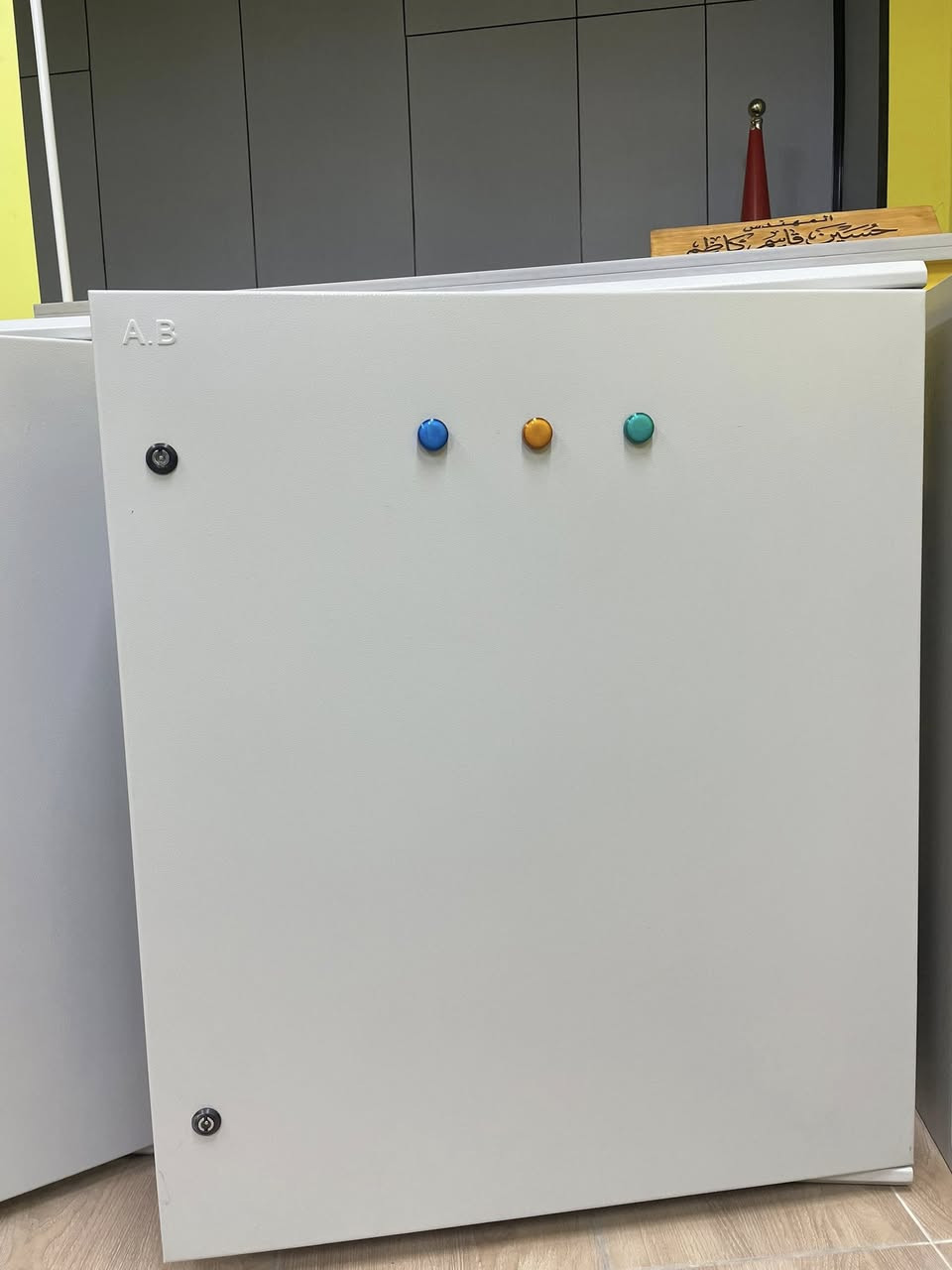 في #عصر_الأتمتة ، نعمل برسالة هندسية ، لا بغاية ربحية..

⚡ نفتخر بتقديم حلولاً مبتكرة في تصميم و تصنيع اللوحات الكهربائية للمشاريع السكنية و الصناعية ، مع ضمان جودة يؤكد التزامنا الصارم بالمواصفات الأوروبية في كل تفصيلة ، حيث أن جميع لوحاتنا مطابقة لمعايير IEC 61439 و IEC 60947 و معتمدة بعلامة CE الأوروبية ، لضمان أعلى مستويات السلامة و الاعتمادية ، كما نُؤكد علىٰ عدم تعاملنا بالمواد الغير اصلية (المقلدة) حتى لو كان ذلك بطلب من العميل نفسه !
⚡ خدماتنا تشمل :
• دعم فني حقيقي مقدم من فريق مُهندسين عالي المهارة.
• توصيل مباشر الى الموقع مع تركيب احترافي.
• صيانة موقعية موثوقة.
• توفير قطع غيار اصلية.

قسم التصميم (اتصال + واتساب) : ‭0787 980 1800‬
الدعم الفني :
eng.hussein_qasim_kadhim@yahoo.com
الادارة : automation.era@yahoo.com
العنوان : بغداد / الشورجة / عكد النصارى / قرب مطعم العمار

#أعلى_معايير_الحماية
#تحكم_ذكي_بالطاقة
#كفاءة_موثوقة_للأنظمة
#هندسة_الطاقة
#SmartElectricalPanels 
#ReliablePowerSolutions 
#IndustrialAutomation 
#EnergyEfficiency 
#MotorControlSystems 
#AdvancedPowerEngineering
