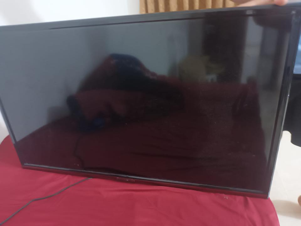 السلام عليكم بلازما للبيع الماركه باناسونيك النضافه 100 الله شاهد ماركه راقيه ترهم كامرات او او شاشة كيمنك او شاشة اتابع بيها  وموجود بيها يوتيوب وغوغل وكم تطبيق بيها ستناد مال تعليك على الحايط السعر ٧٥ وبي مجال لطيبين 
رقم الهاتف ***********
