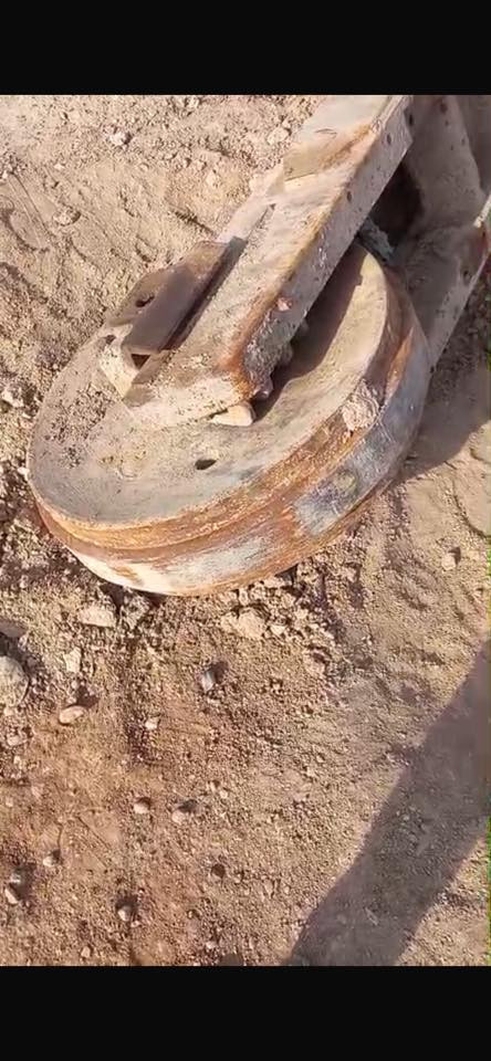 ادوات بلدوزر كوماتسو D65 كير بلادي جديد - تركم بلادي روله اماميه جديد
الهاتف/***********
