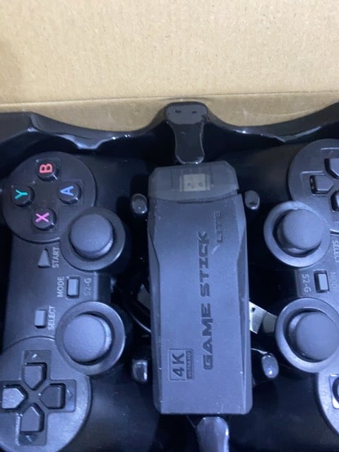 اكو توصيل ليل كول العراق وه يده د واير ليس وه يشتخل عل(كهربا-باوربانك)وه بيه(20000)لعبات وه4K