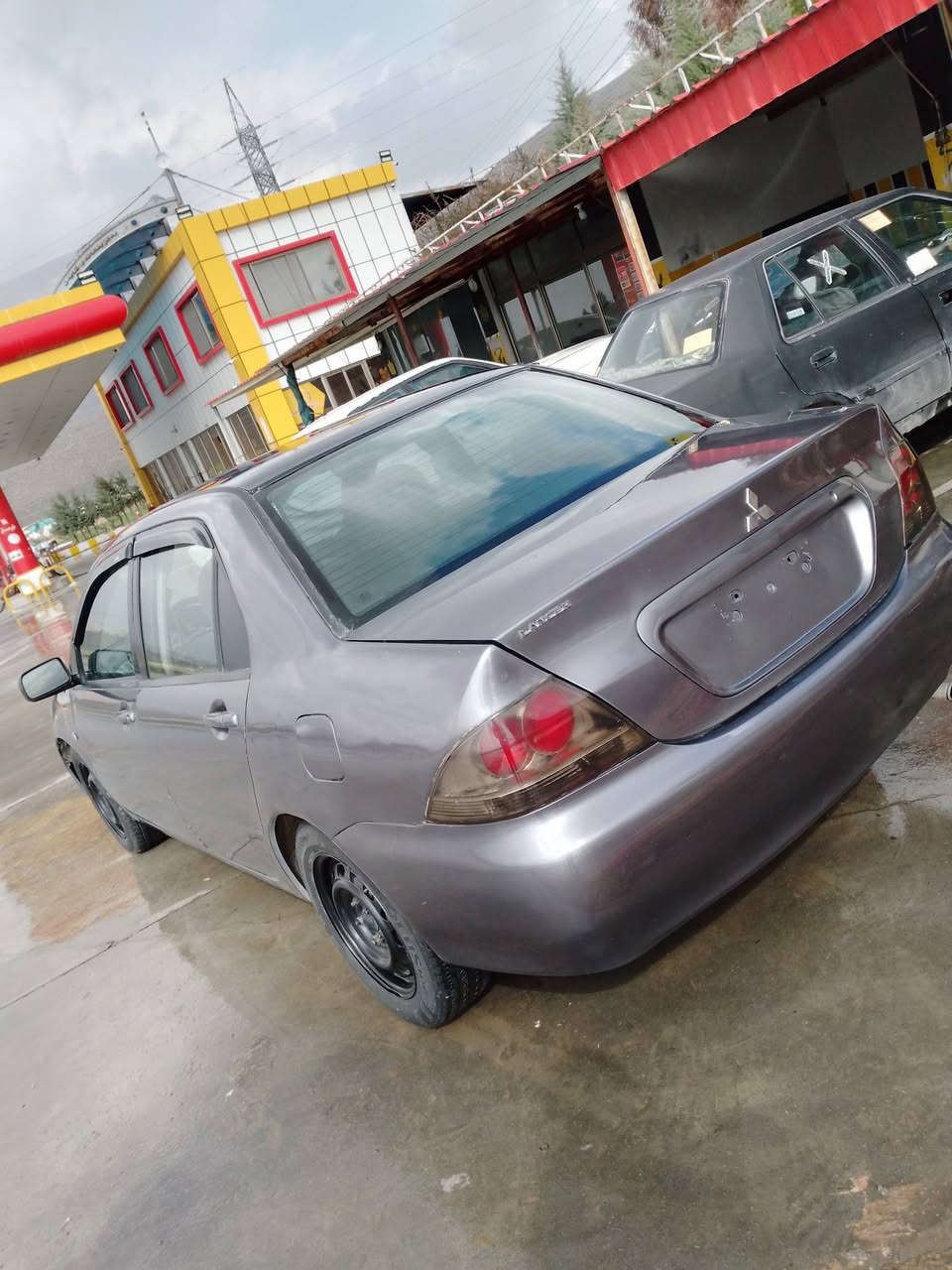 لانسەر بۆ فرۆشتن  مۆدیل 2005  علوجە  وەموسە  
گشت گیانی بەشەرت  تەبرید ساردو گەرم تەقەو ڕەقە و گیر و  مە کینە بەشەرت  ماڵی مە دەنی بەشەرت  سعری 36 گەڵاو مامەڵە    ژم ***********
